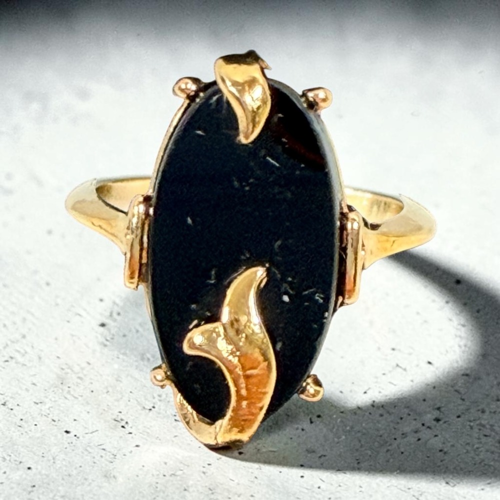Vintage Avon Ring 1978 Night Flower Black and Gold Tone Size 6.25